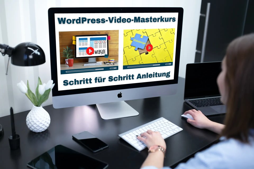 WordPress Videokurs - Zu sehen ist eine Frau, die einen Videokurs für WordPress am absehen ist